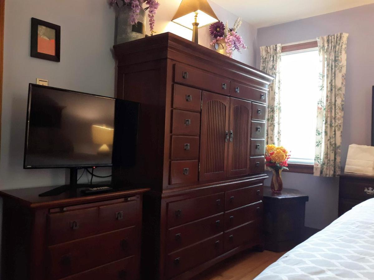 Bed and Breakfast Quiet, Clean House W/ Steel Balls Ричмонд Экстерьер фото